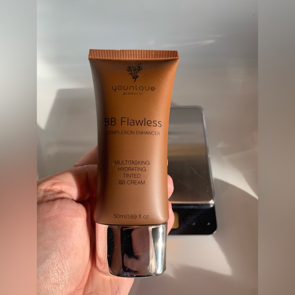 COPY - Younique BB flawless tinted Complexion Enhancer Tinted Moisturizer Carob